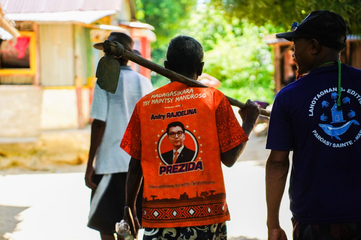 People in the village of Ile aux Nattes